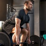 Athlète en train de faire un exercice de musculation
